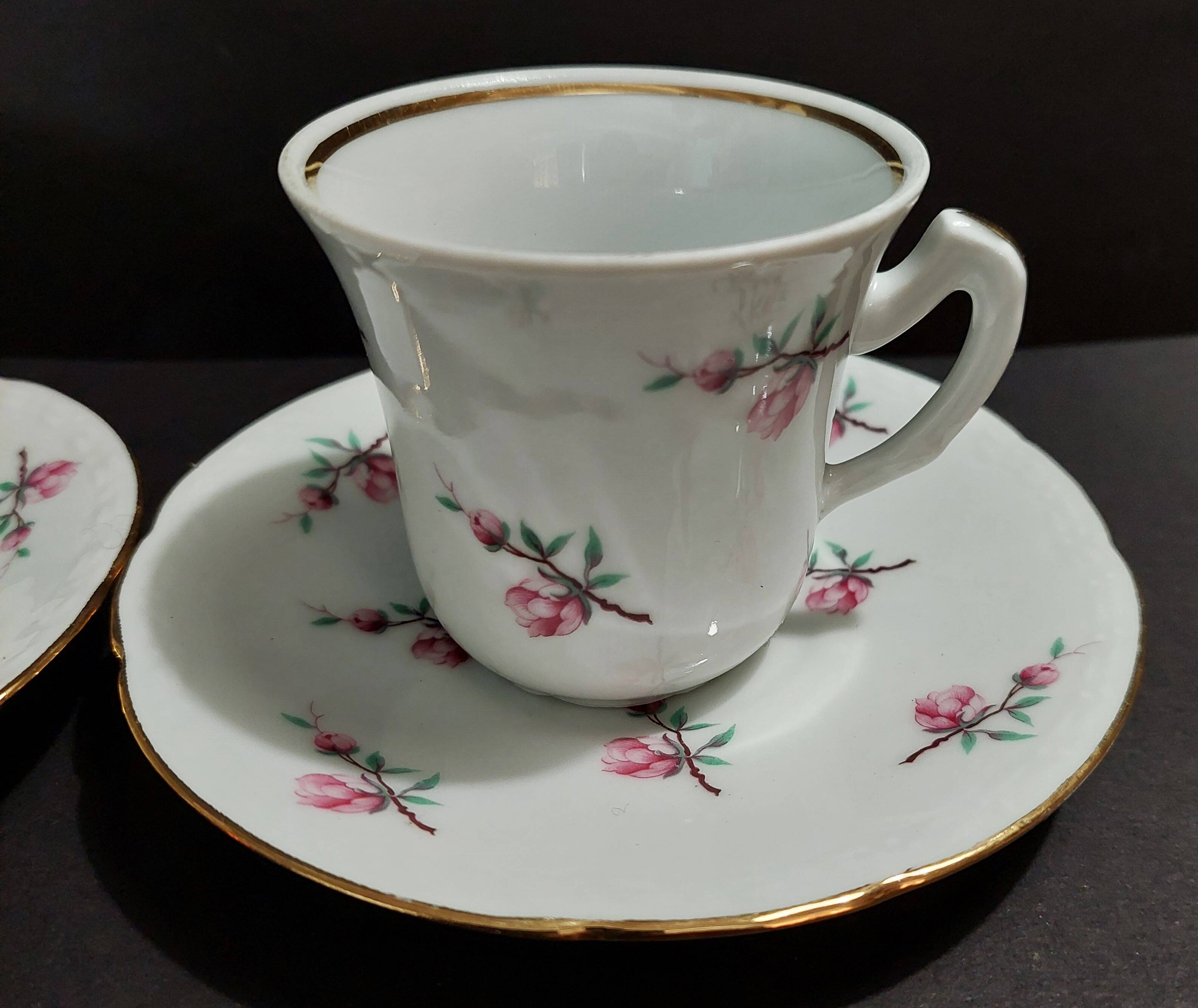 Pair of 20th century Couleuvre porcelain coffee cups