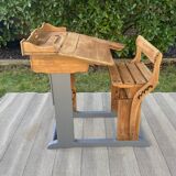 School desk with height-adjustable seat