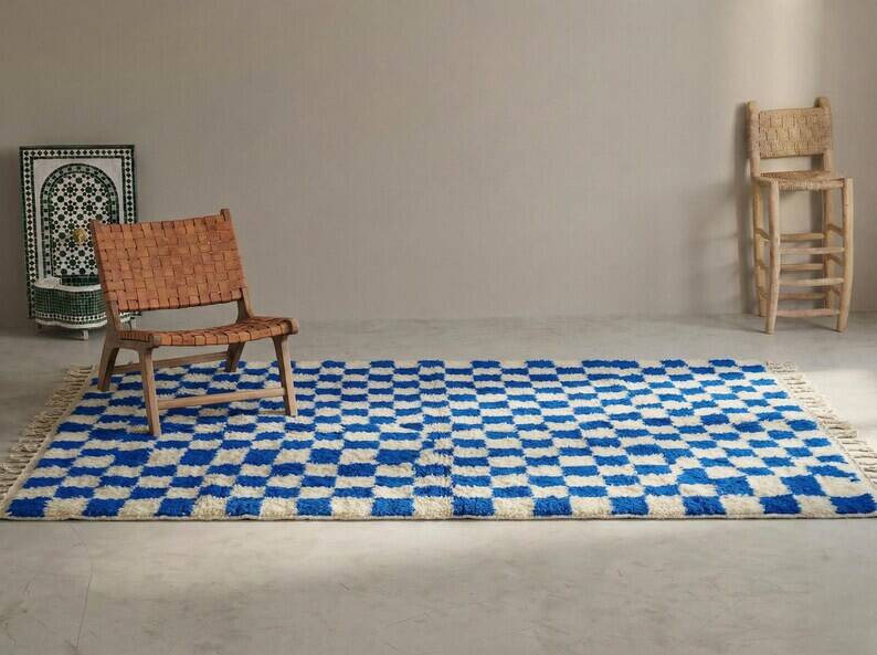 Authentic traditional handwoven Berber rug size 2/3 cm.
