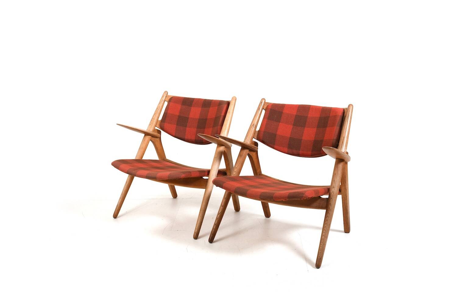 Early Pair CH-28 Oak Easychairs by Hans J. Wegner