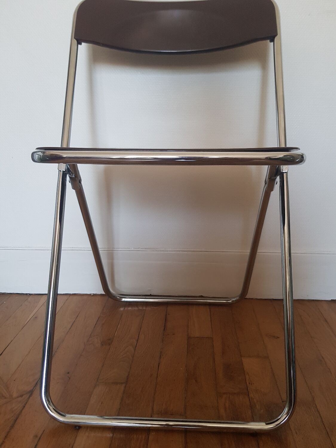 Set of 2 folding chairs