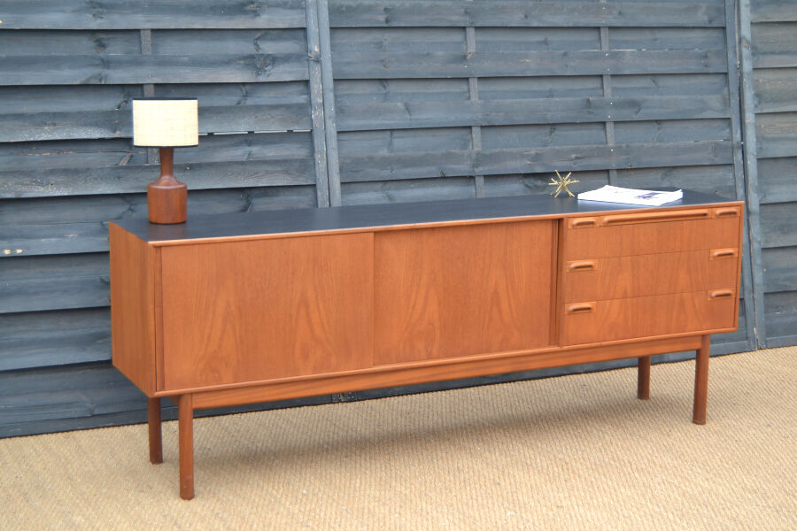 Enfilade par McIntosh – plateau noir * 200 cm