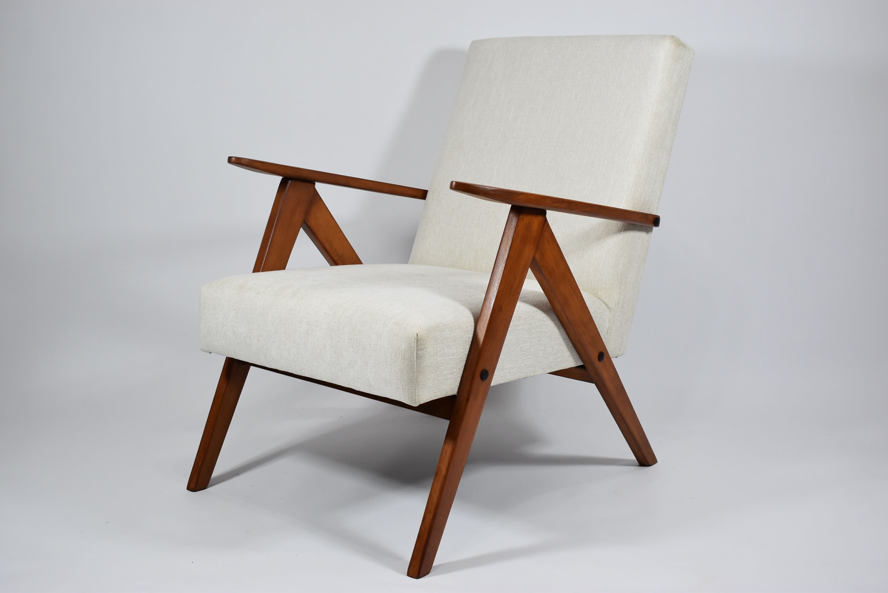 Fauteuil scandinave vintage, années 1960, tissu beige entièrement rénové