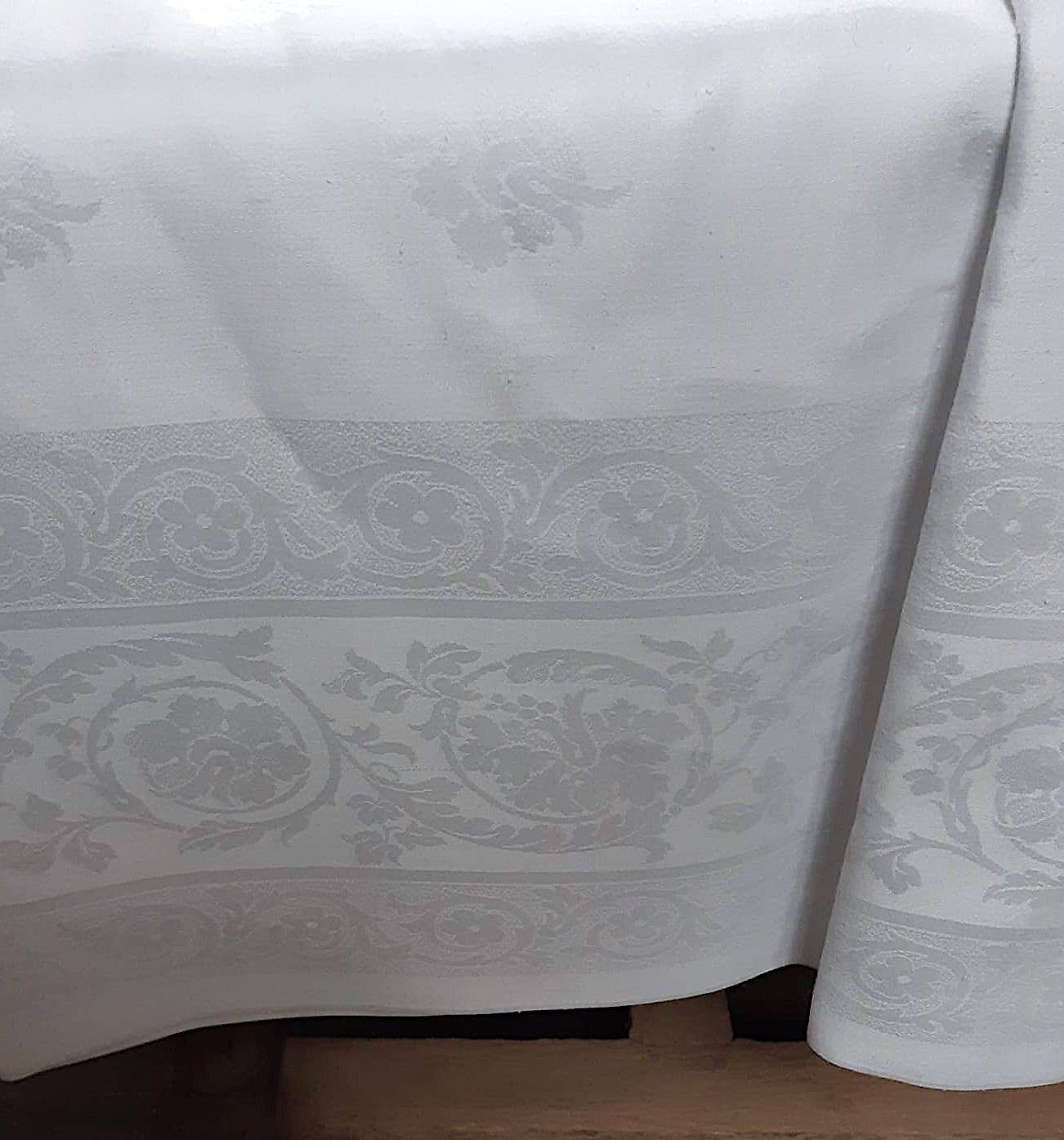Party tablecloth - 2m30 x 5m30 - white damask monogrammed ct
