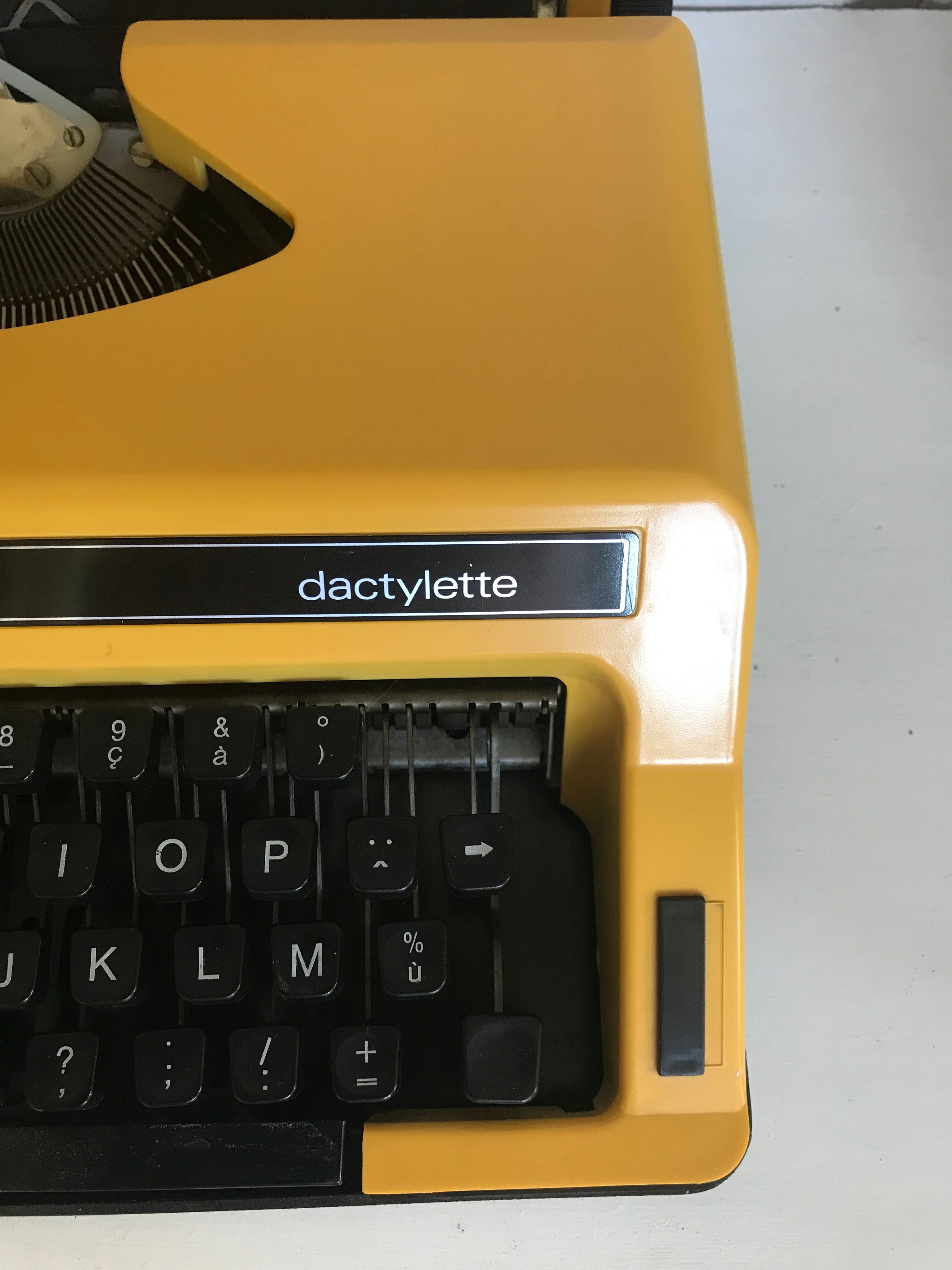 Typewriter Olympia Dactylette