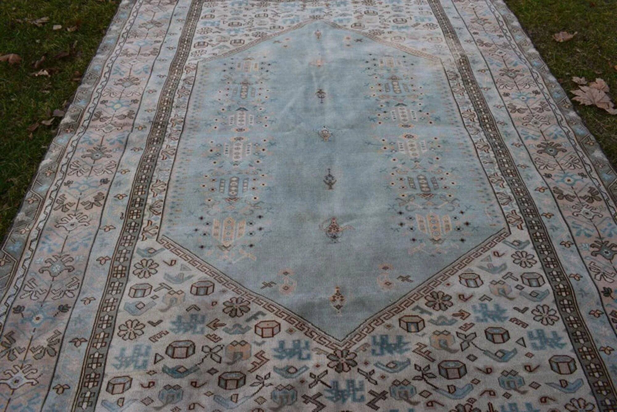 Vintage Turkish Oushak rug 186x264 cm