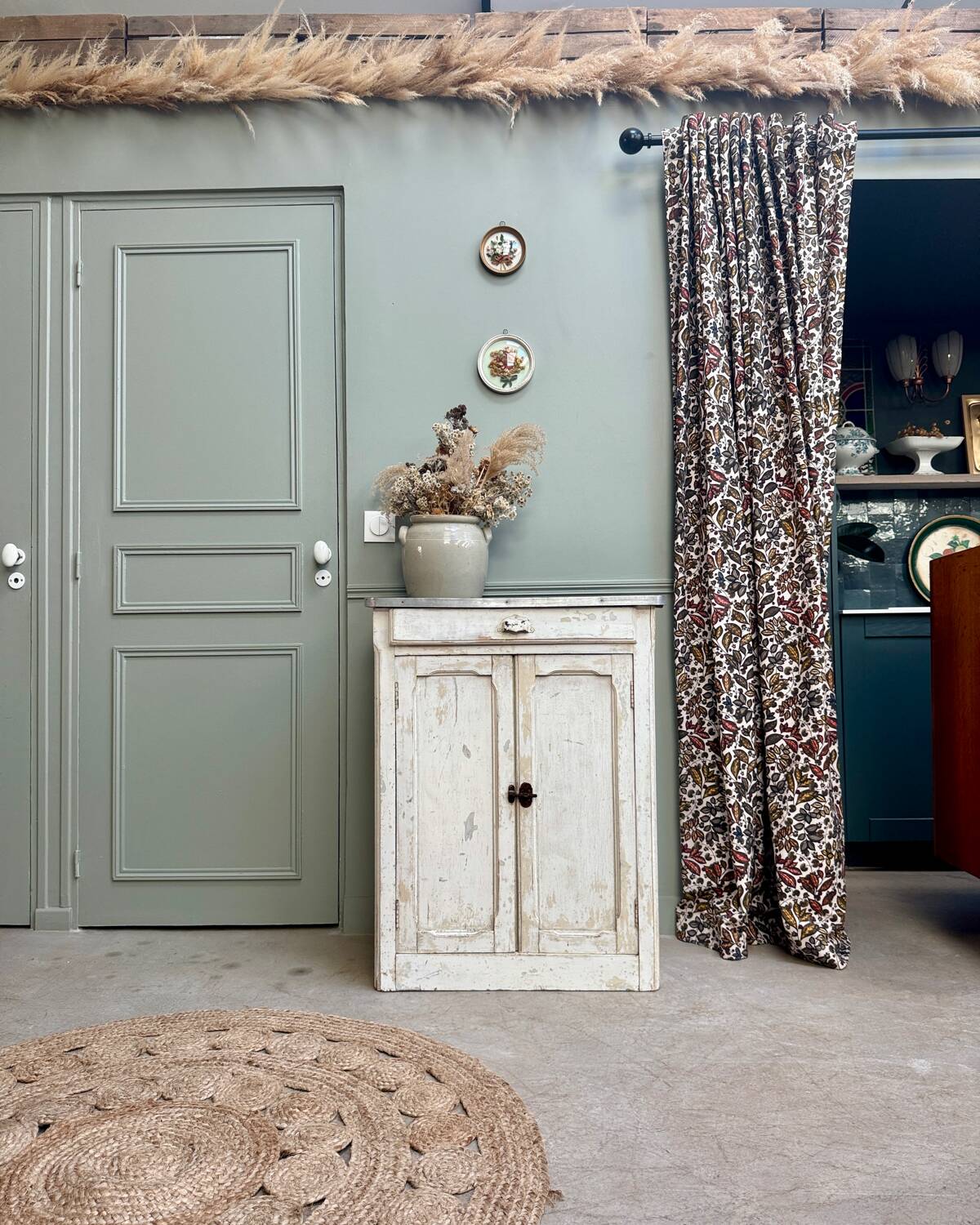 Small Parisian buffet with white patina (renovated)