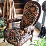 Fauteuil Voltaire ancien avec revêtement en tissu de qualité