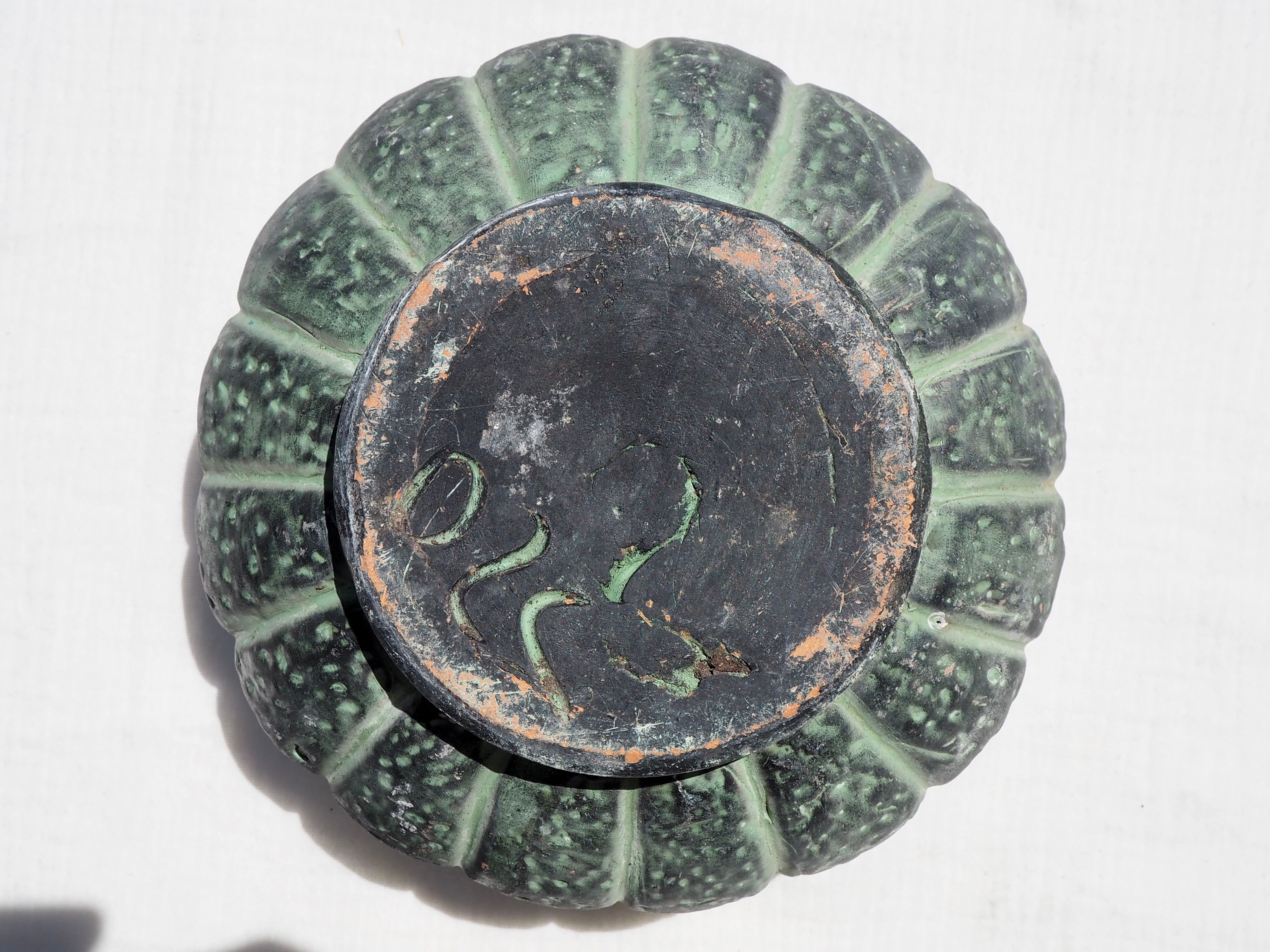 Cache-pot en pierre