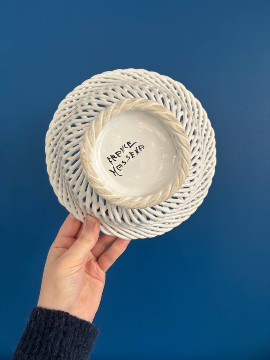 Openwork white ceramic bowl - Elegant and timeless centerpiece