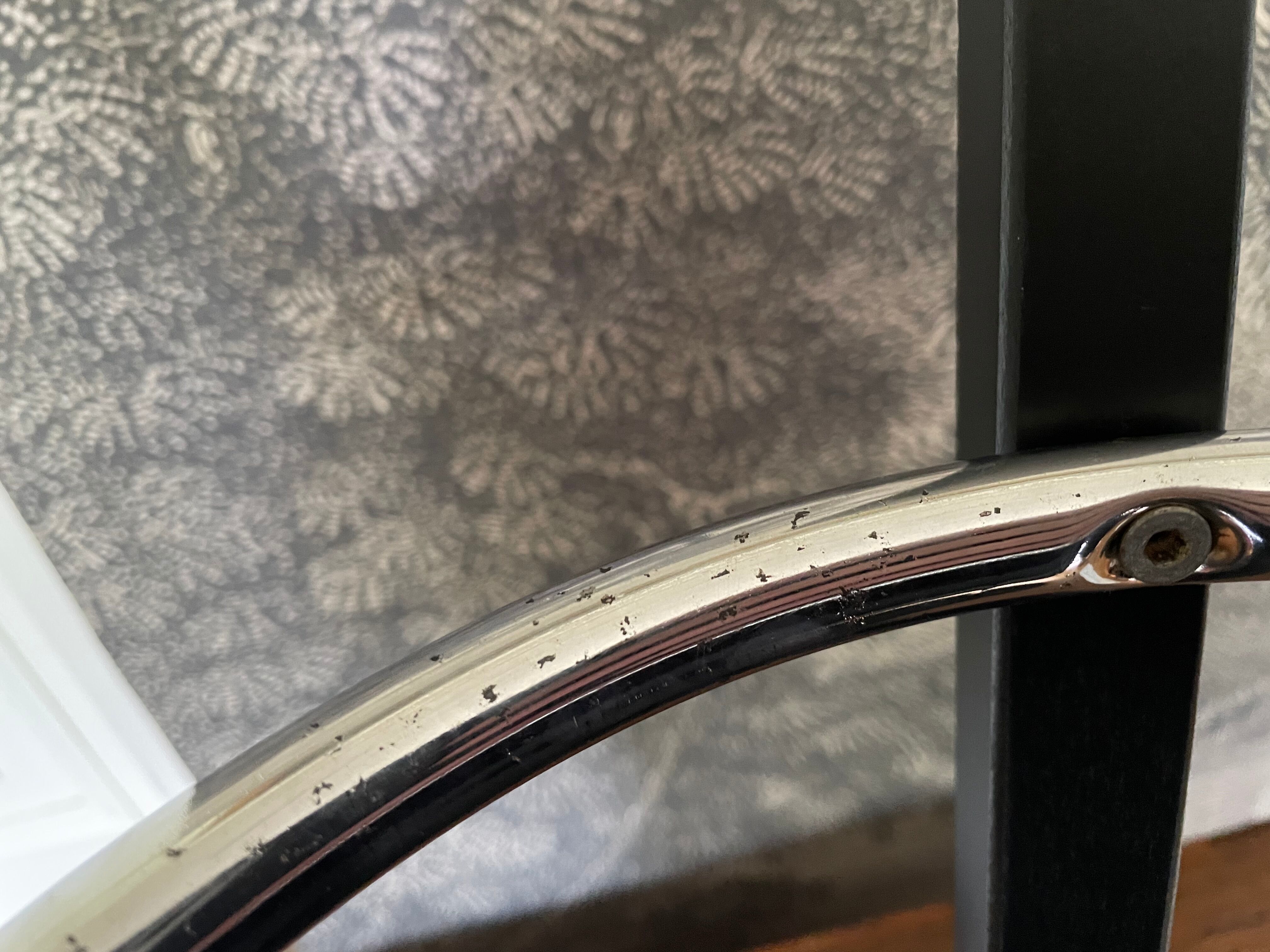 Tabouret à vis