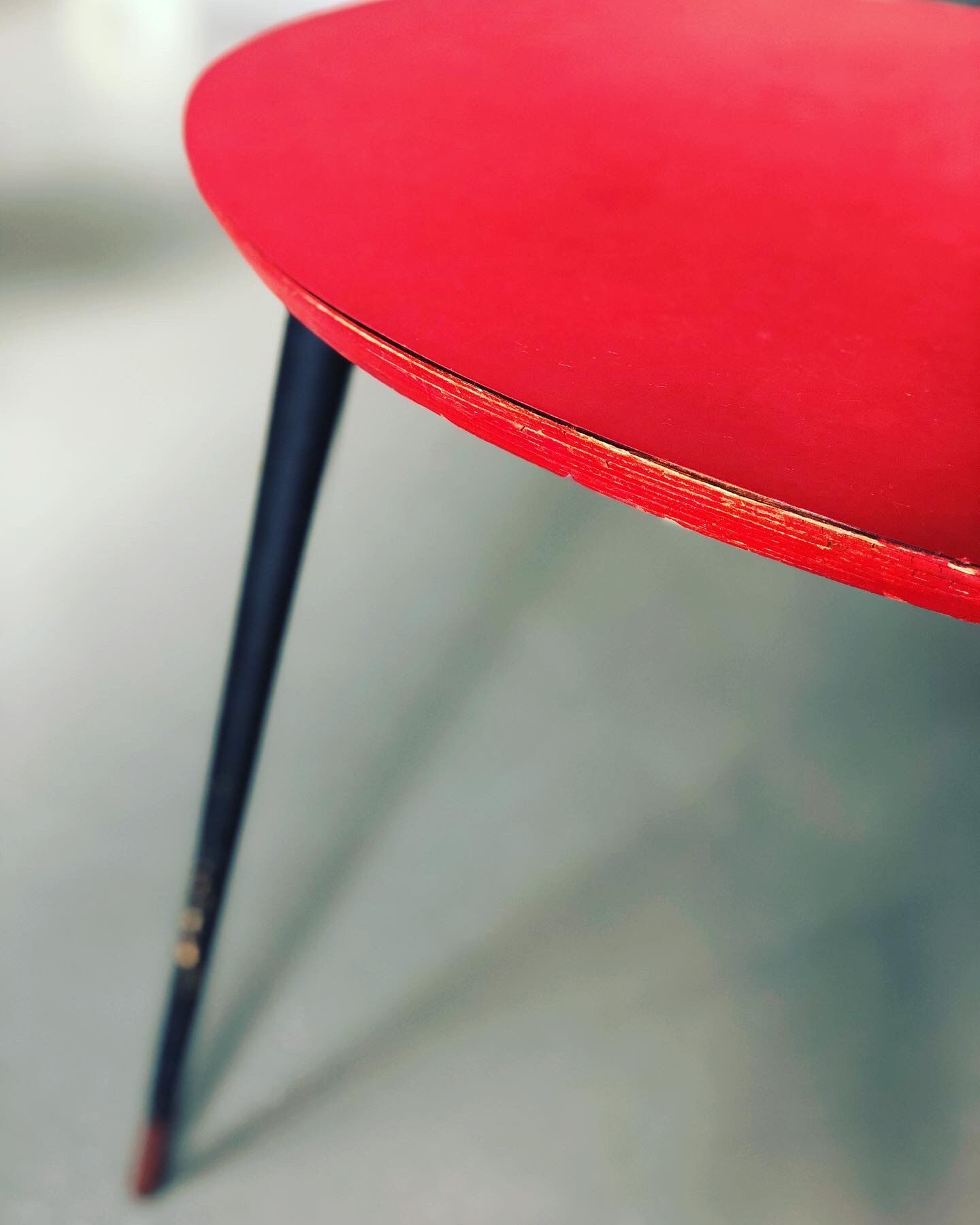 Coffee table "palette" red