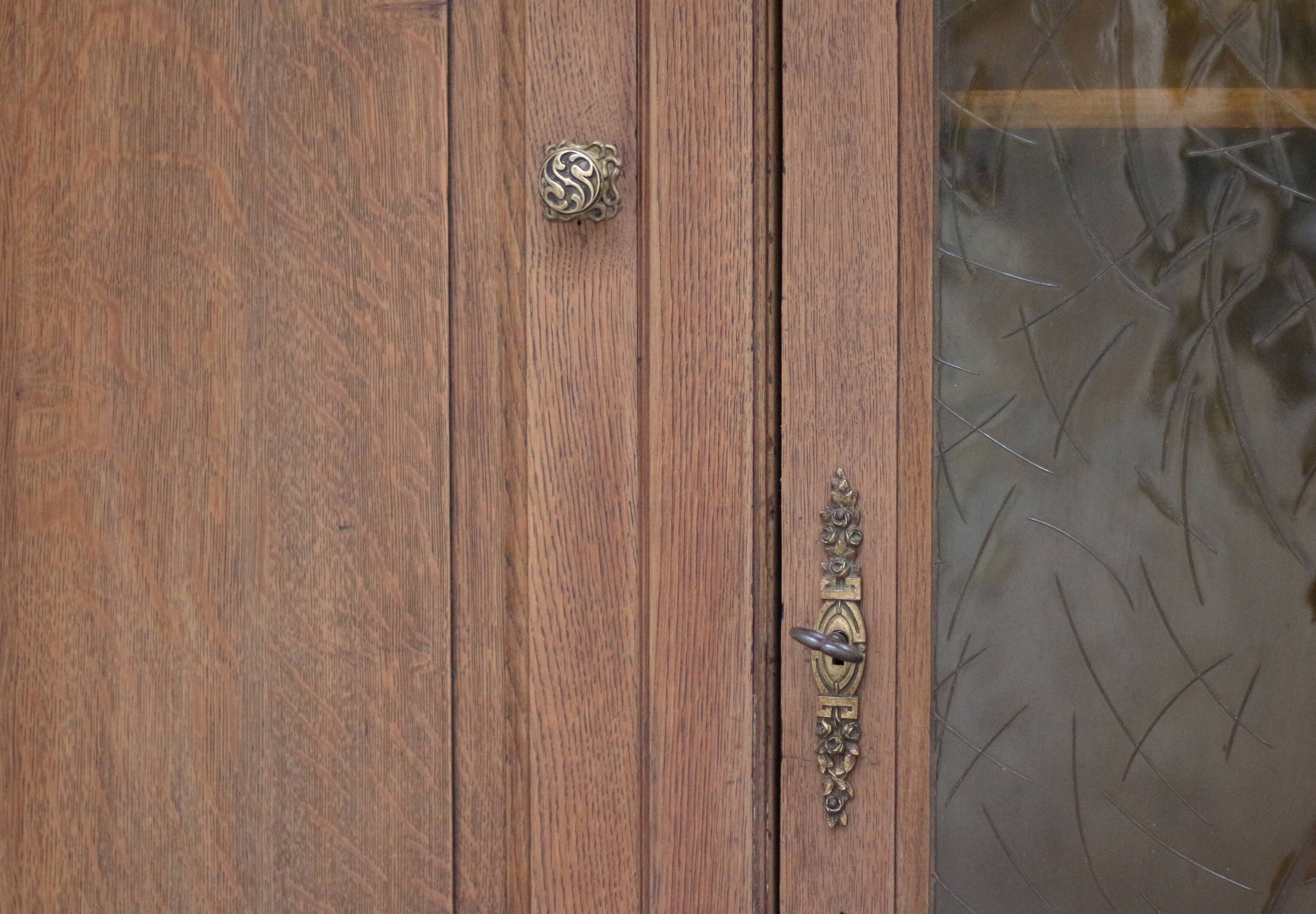 Superb large Parisian oak wardrobe (1930s/1940s)