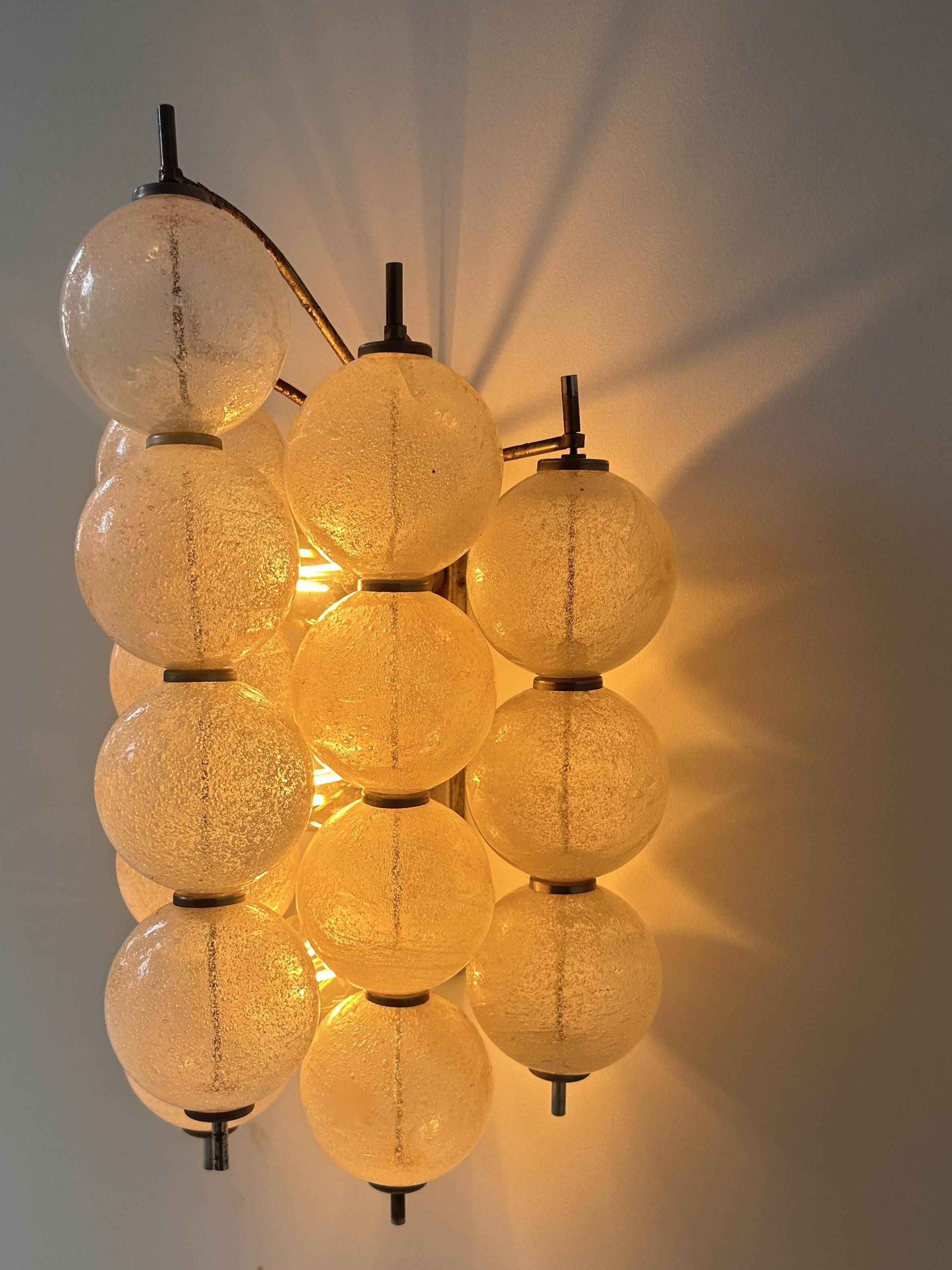 Vintage "Sterrenbeeld" wall lamp, Murano bubbled glass, Raak Netherlands 1960