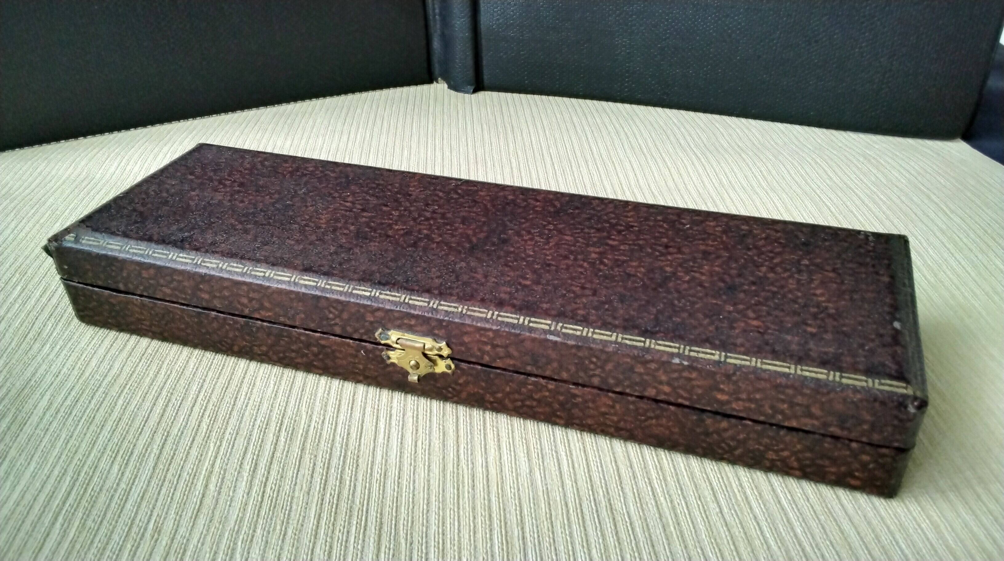 Box of 6 Saufax rosewood handle table knives