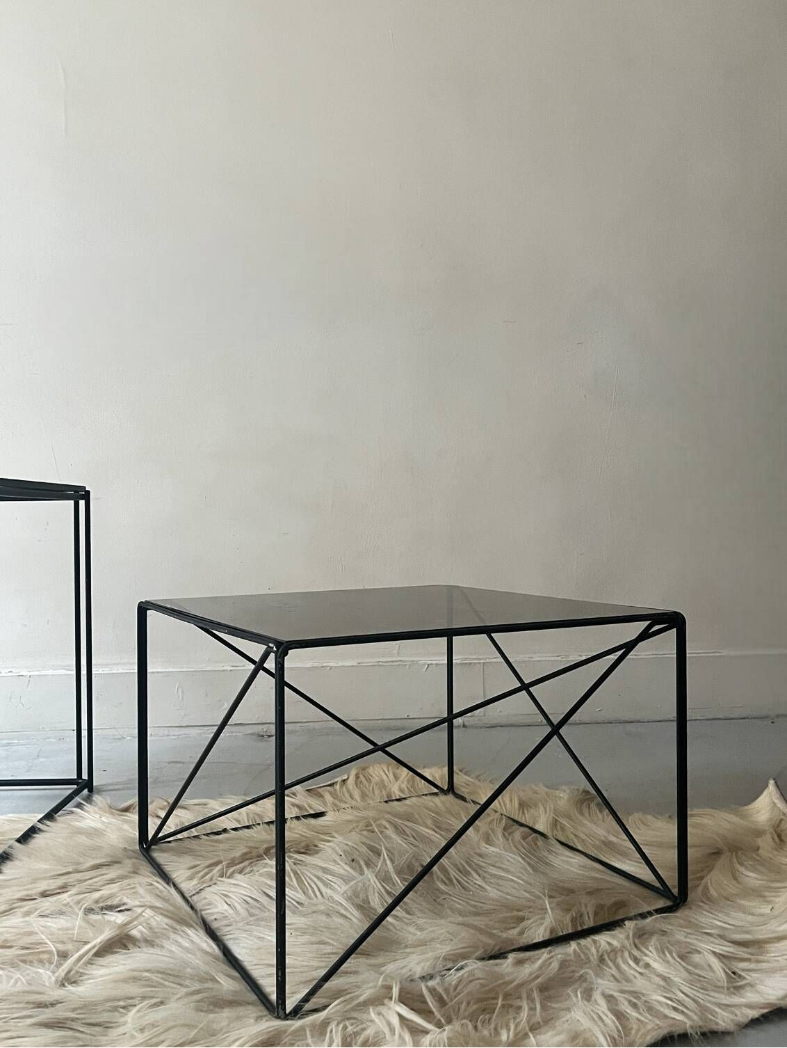 Isosceles coffee table in wire metal and black smoked glass, Max Sauze design 1970