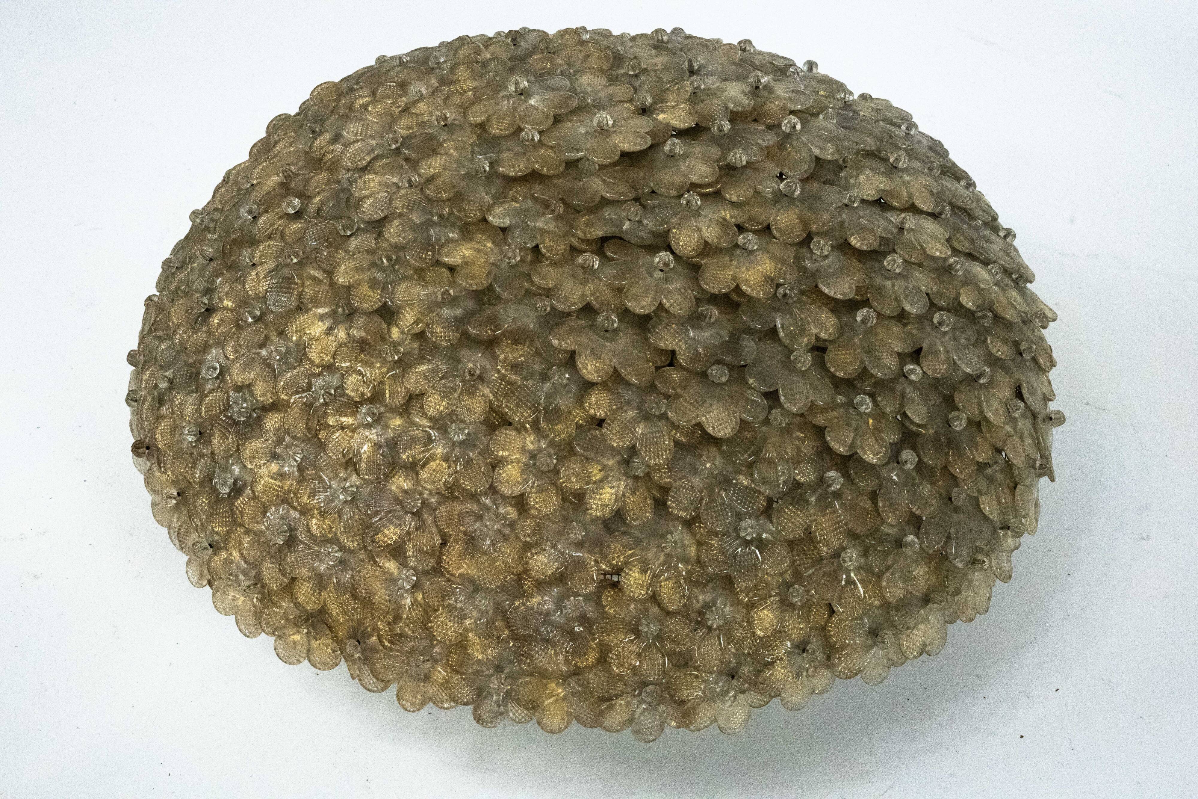 Seguso, XLarge Mid-century Gold Murano glass flowers ceiling lamp. Italy 19