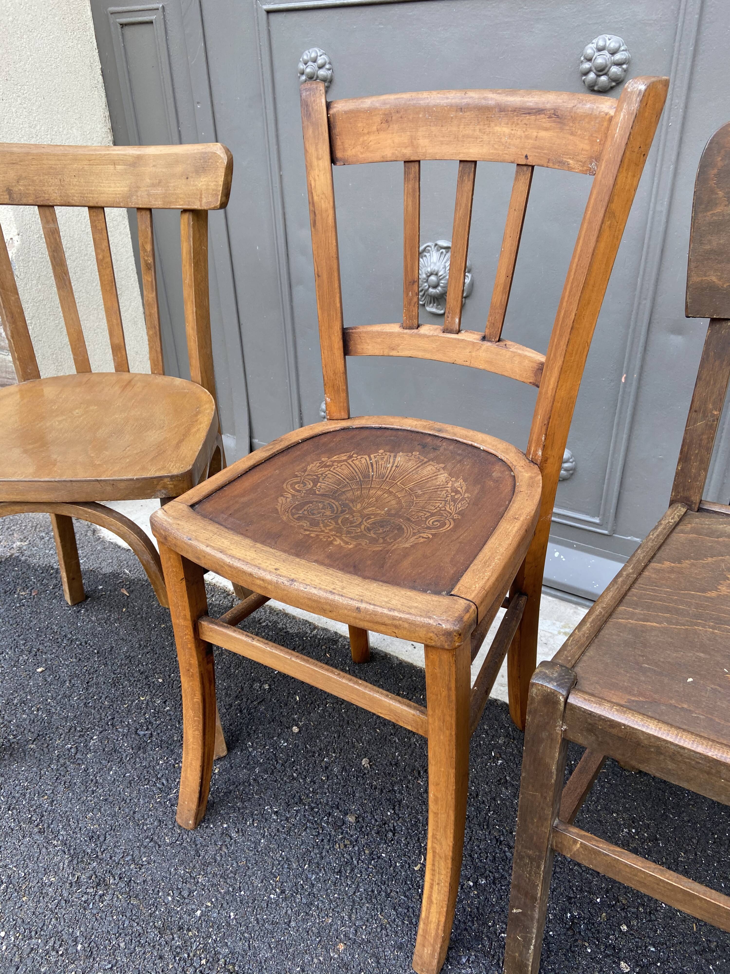 Lot of 4 mismatched bistro chairs