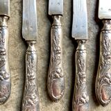 5 couteaux à dessert monogrammés TG en argent par Félix Malique, fin XIXème siècle