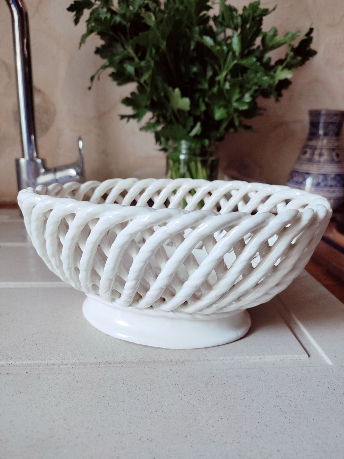 Braided earthenware cup