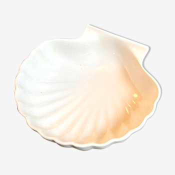 Ramekin, white earthenware shell pocket tray
