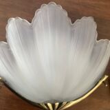 Paire d’appliques vintage en verre dépoli et laiton