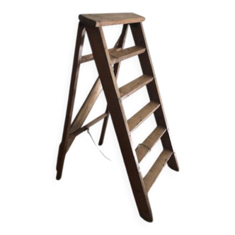 Escabeau en bois ancien rénové