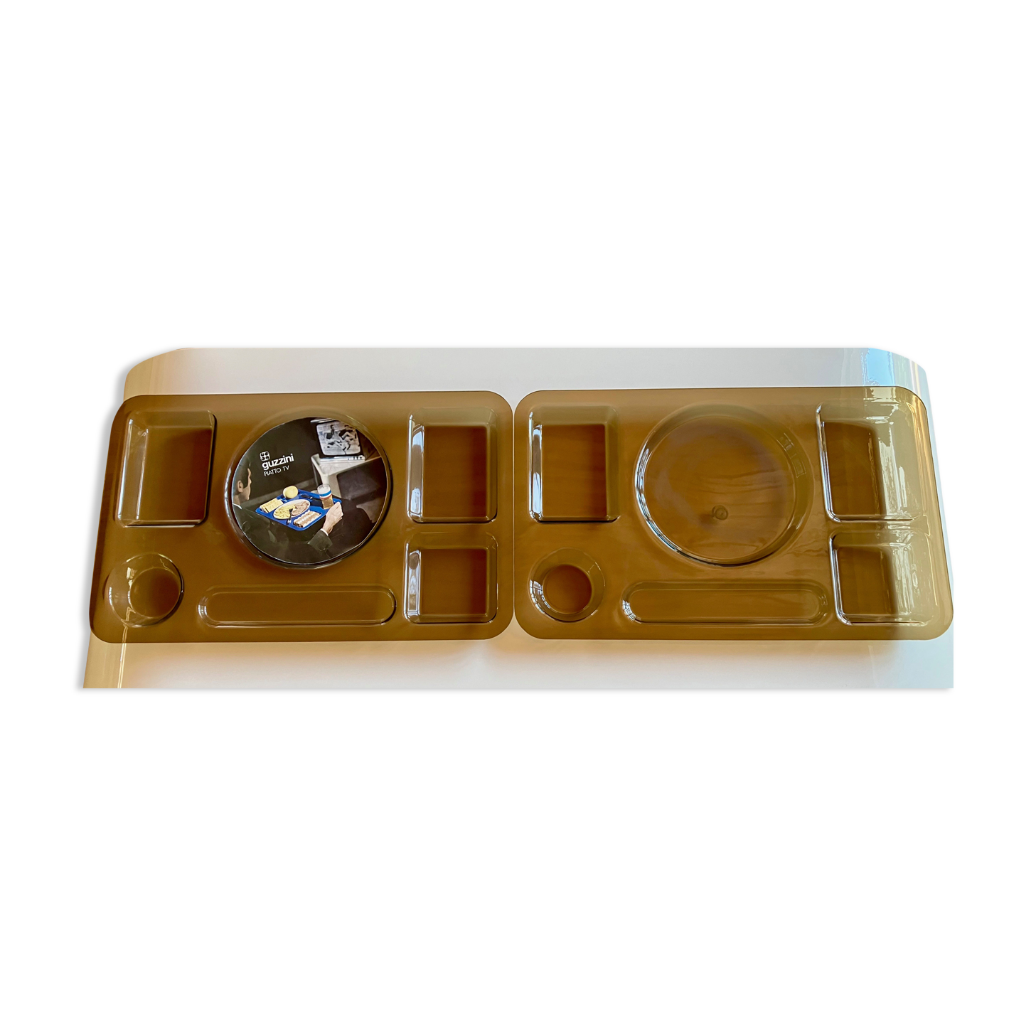 Set of two Guzzini TV sets