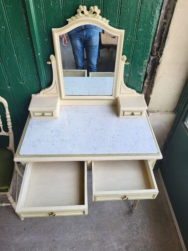 Coiffeuse de toilette avec sa chaise