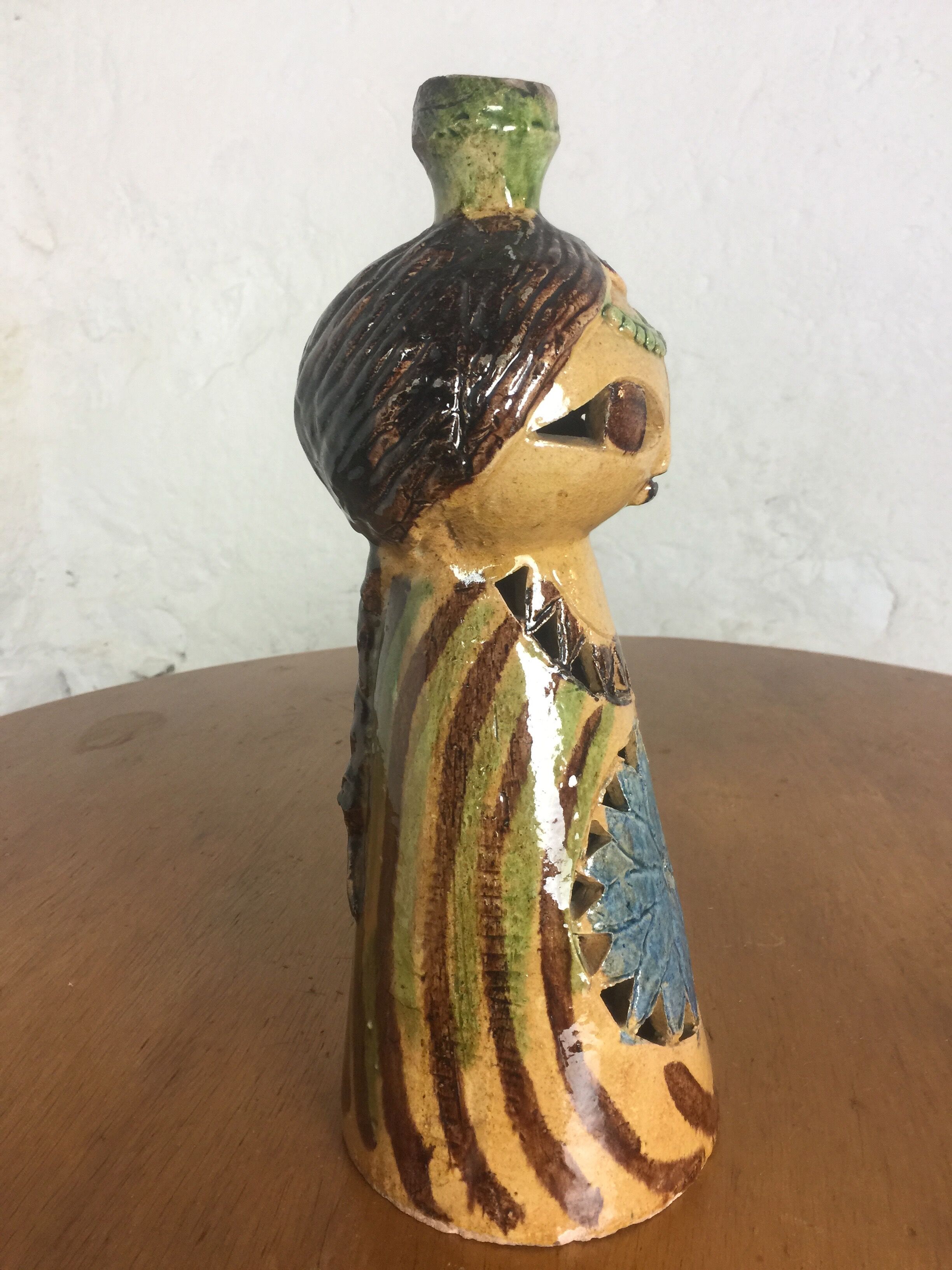 Anthropomorphic sandstone photophore