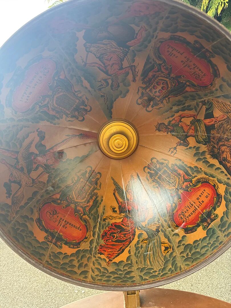 Globe bar terrestre – vintage – ornements – meuble bar a roulette
