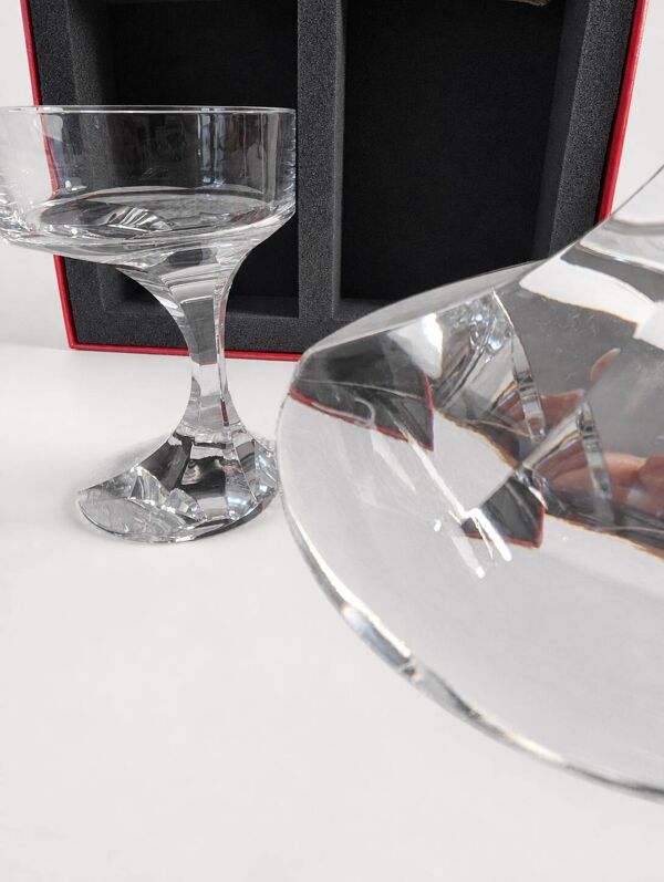 2 verres à champagne en cristal Baccarat modèle Narcisse par Boris Tabacoff