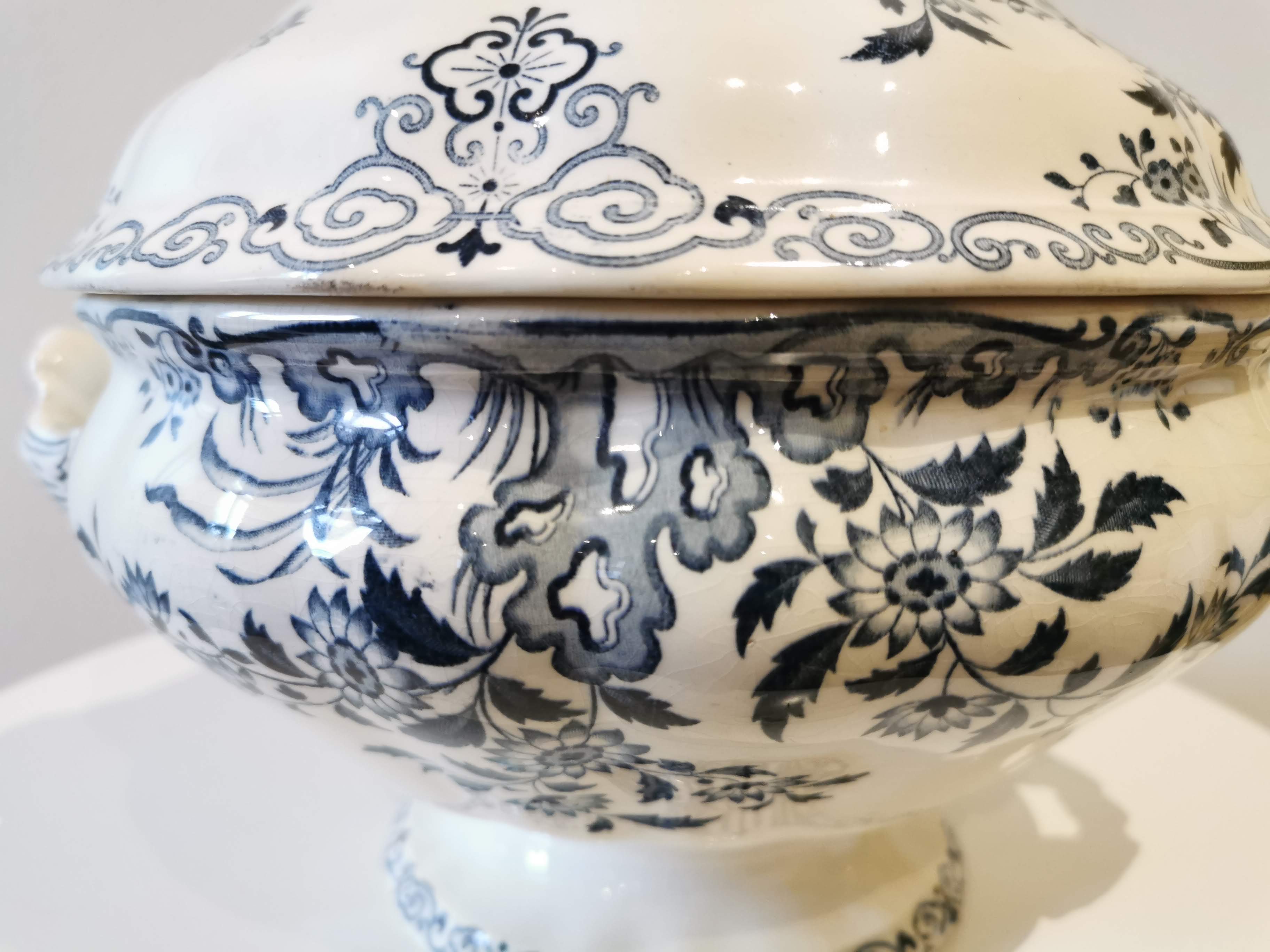 Soup pot Sarreguemines late nineteenth early twentieth century