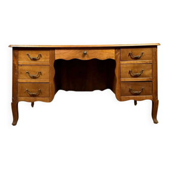 Louis XV period center desk in solid cherry wood circa 1750 Opening in