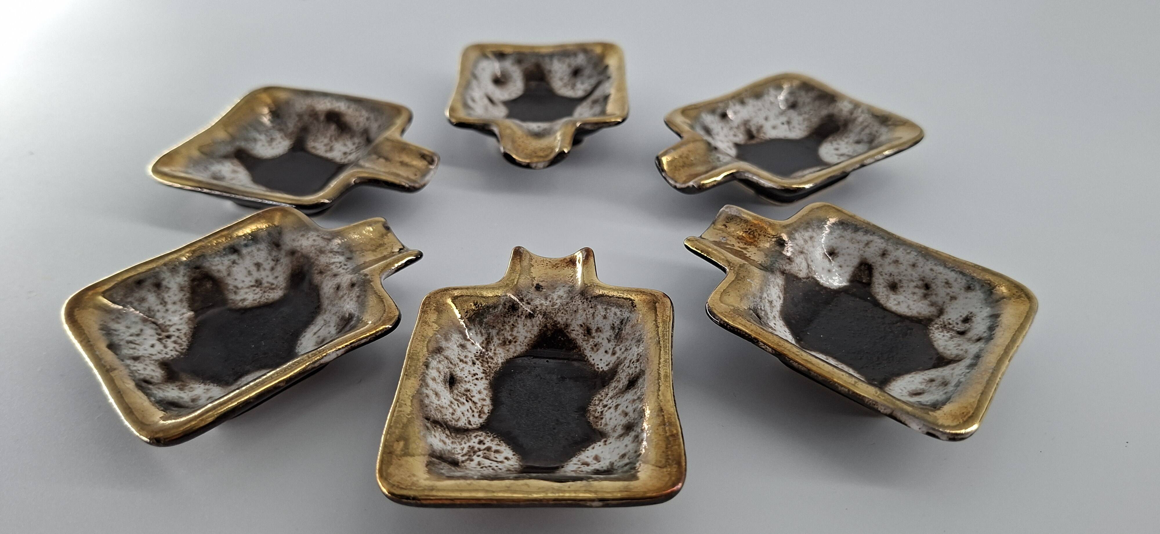 Ensemble de 6 cendriers et porte cendriers en céramique -1970