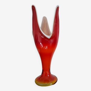 Vase de designer en forme de tulipe années 70, verre soufflé rouge orange, Dragan Drobnjak