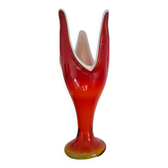 Vase de designer en forme de tulipe années 70, verre soufflé rouge orange, Dragan Drobnjak