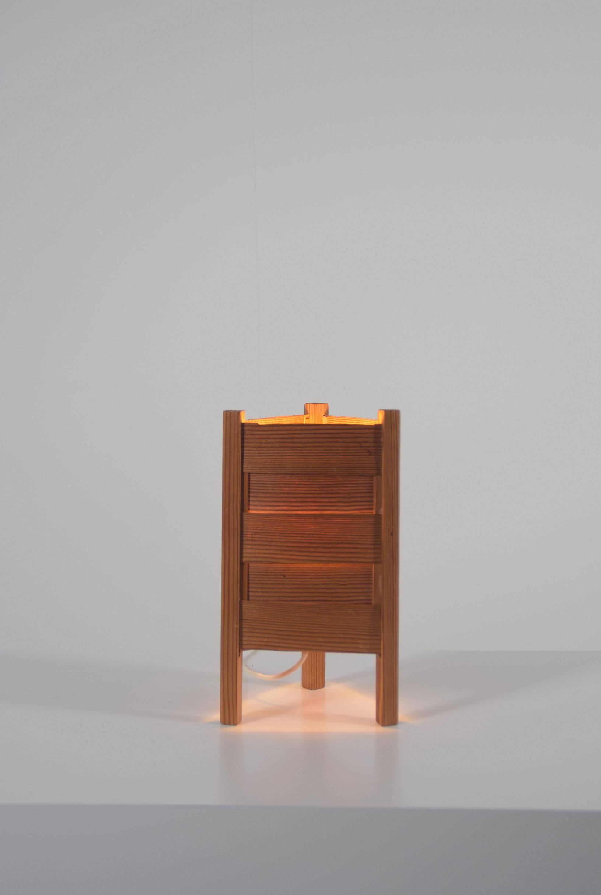 Swedish pine table lamp produced by Luleå Stjärnslöjd, 1960s