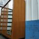 Armoire en chêne pieds compas