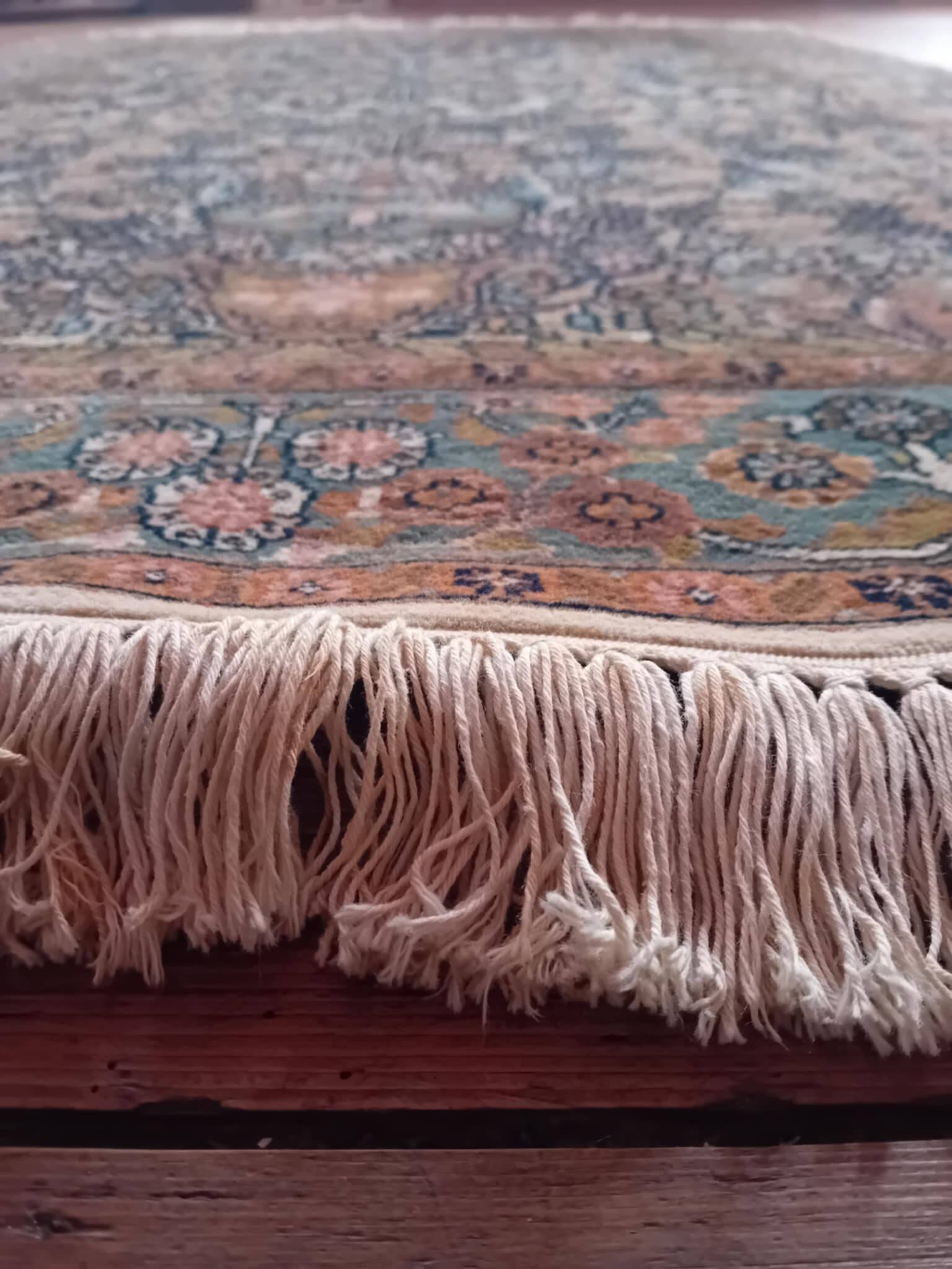 Handmade cashmere wool and silk rug 183x123cm