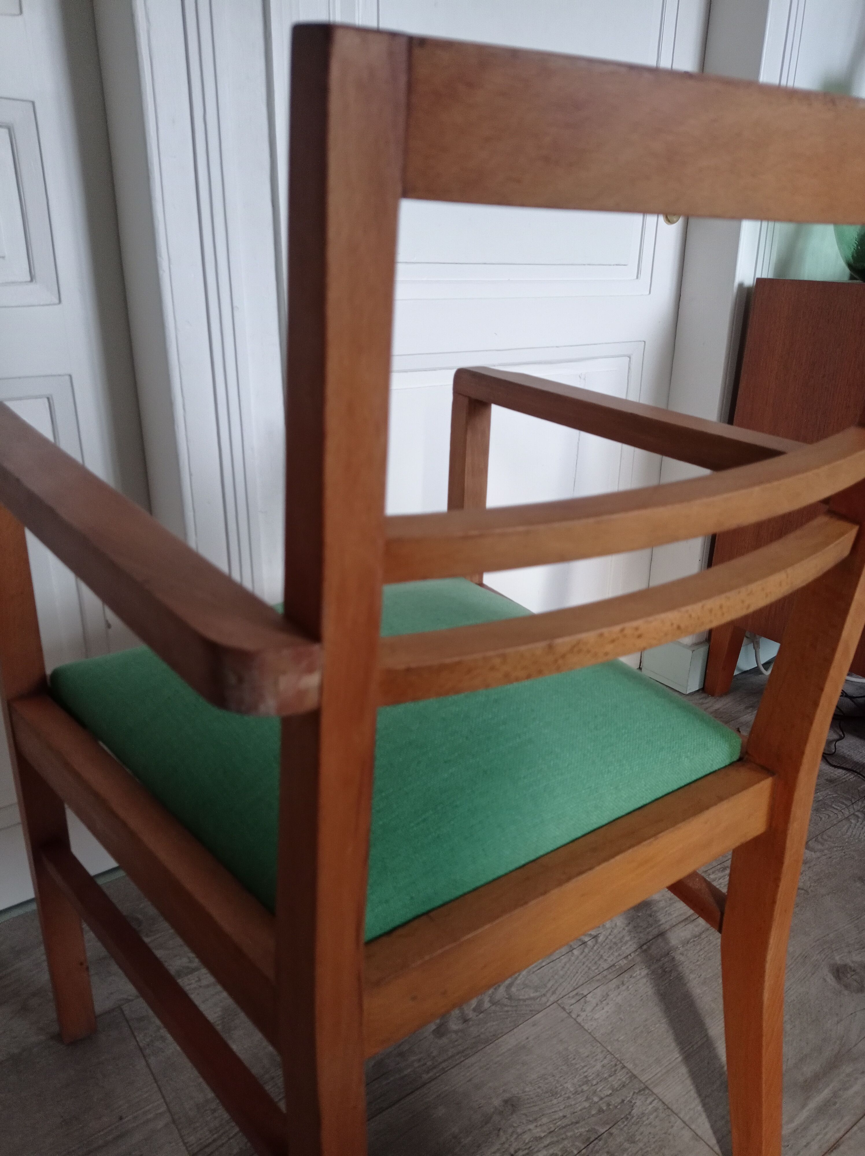 Fauteuil éditions Lieuvin de style reconstruction