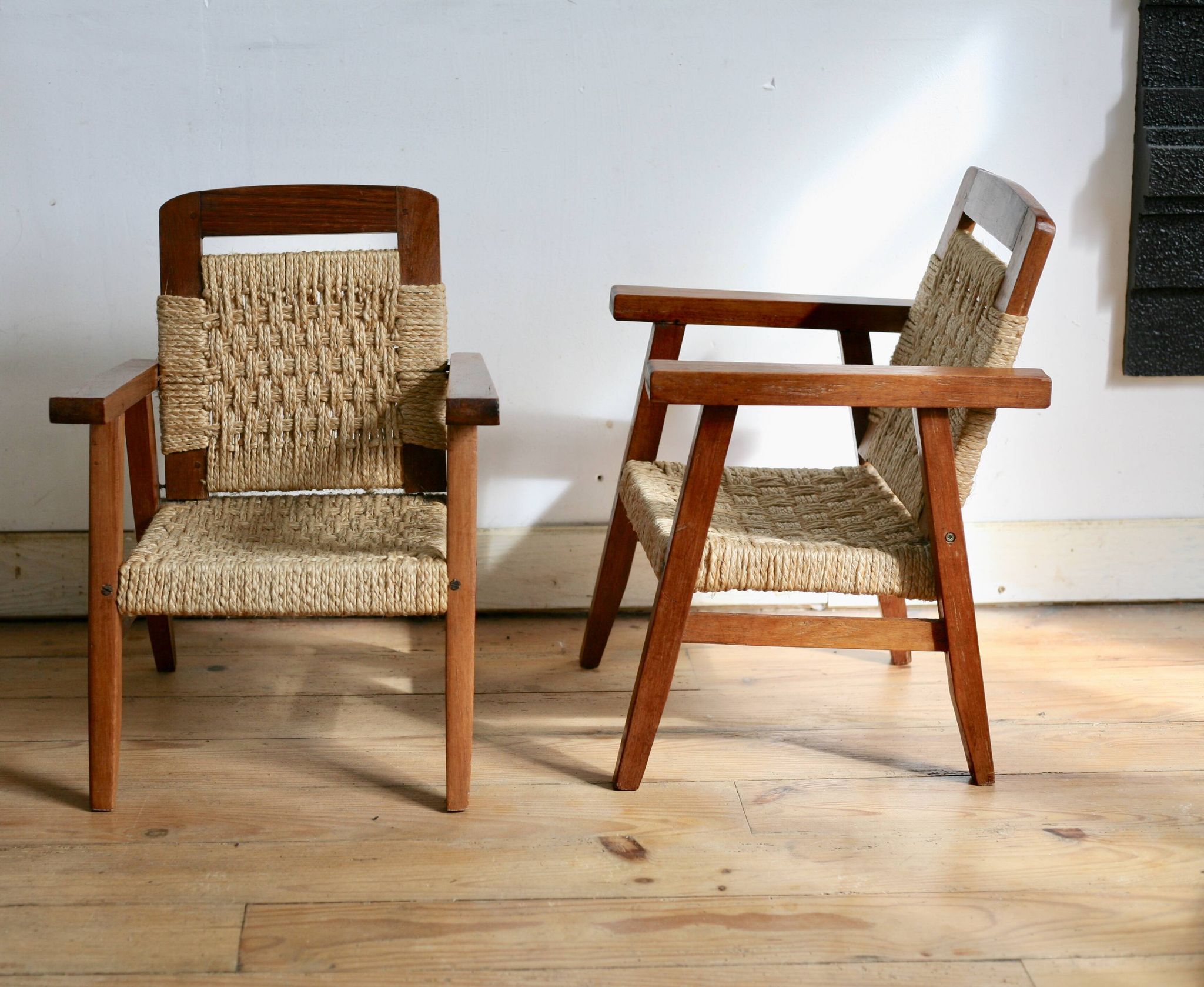Pair of children's armchairs in rope, attributed to Audoux Minet.