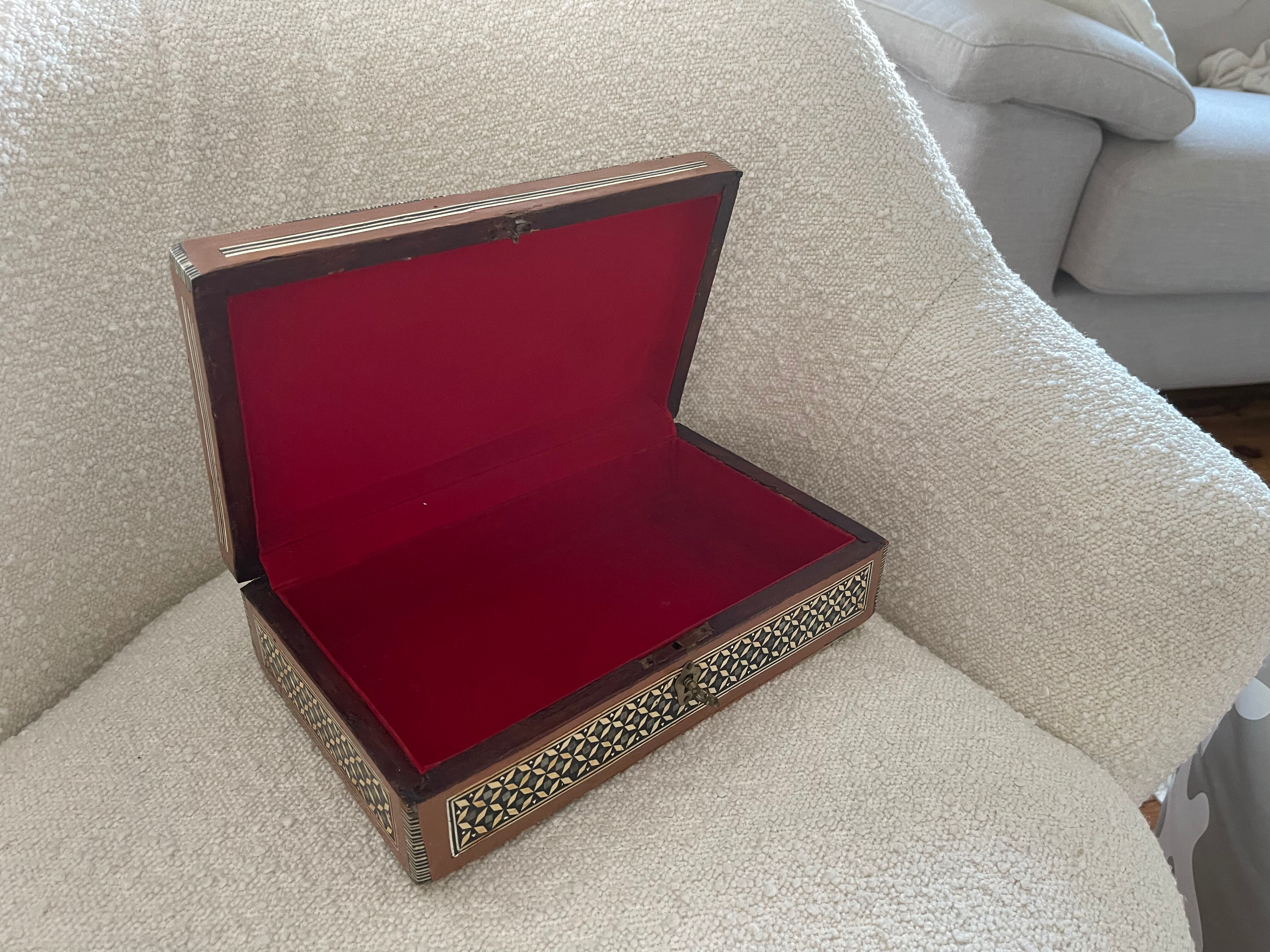 Boîte à bijoux bois et nacre