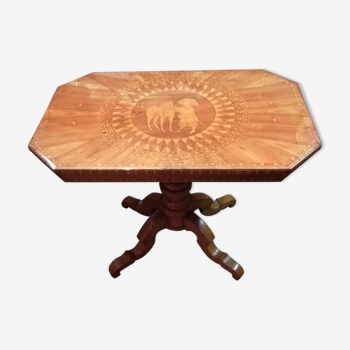 19th-century lounge table in marquetry