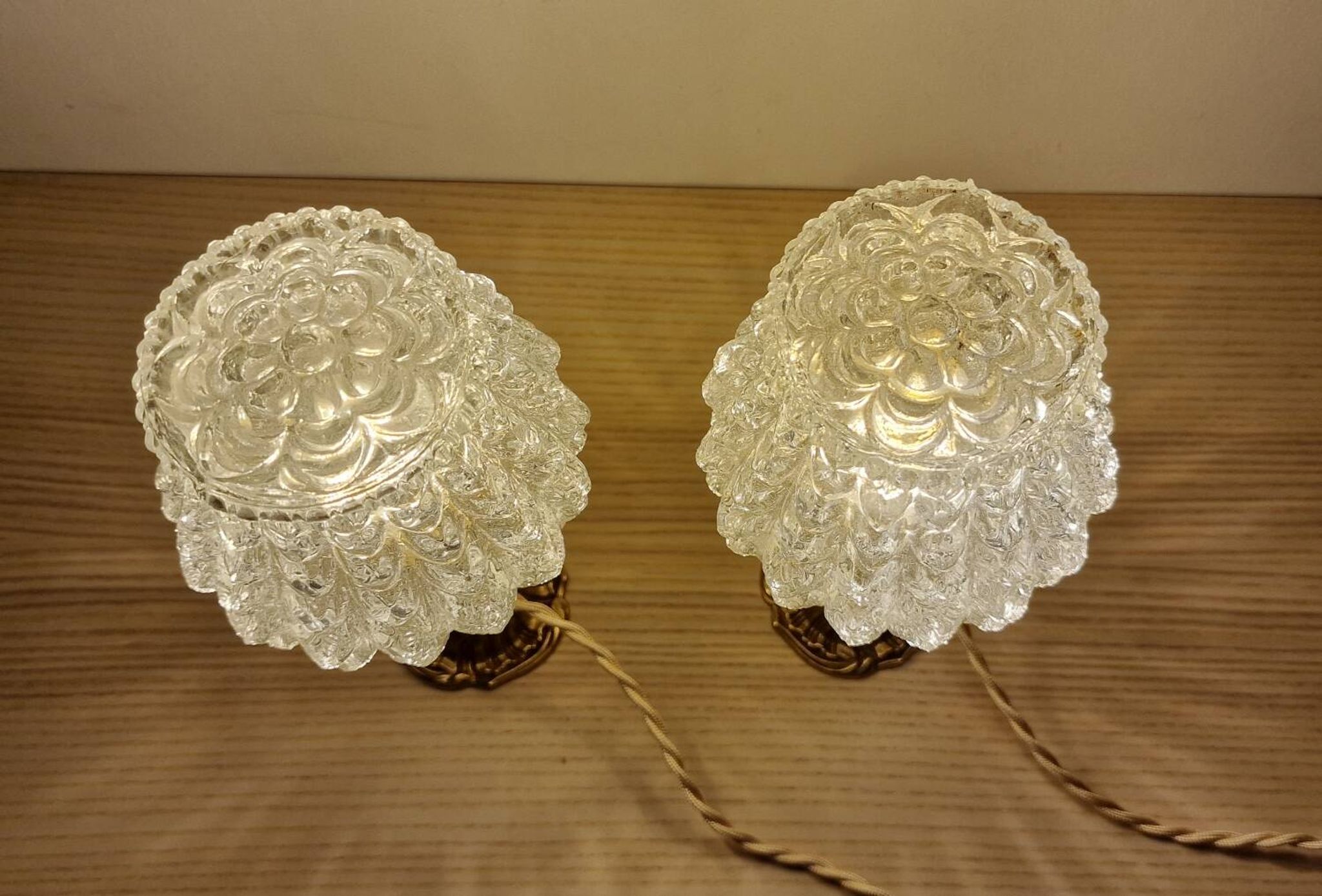 Duo lampes verre ciselé pied bronze ancien