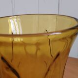 Vase en verre ambré