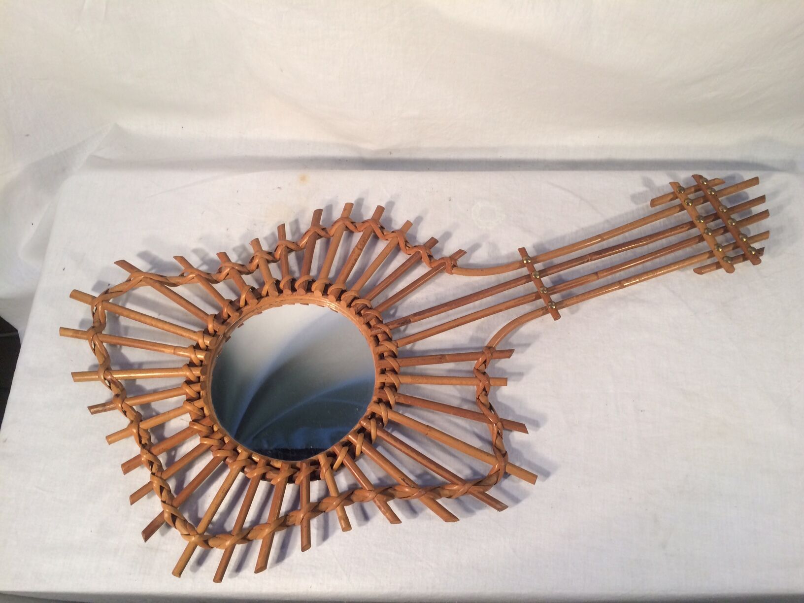 Mirror vintage rattan guitar - 70s - 76x37cm