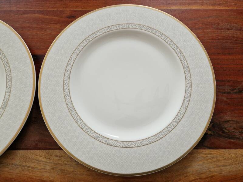 Villeroy and Boch - Pair of flat plates, Kimono Château collection