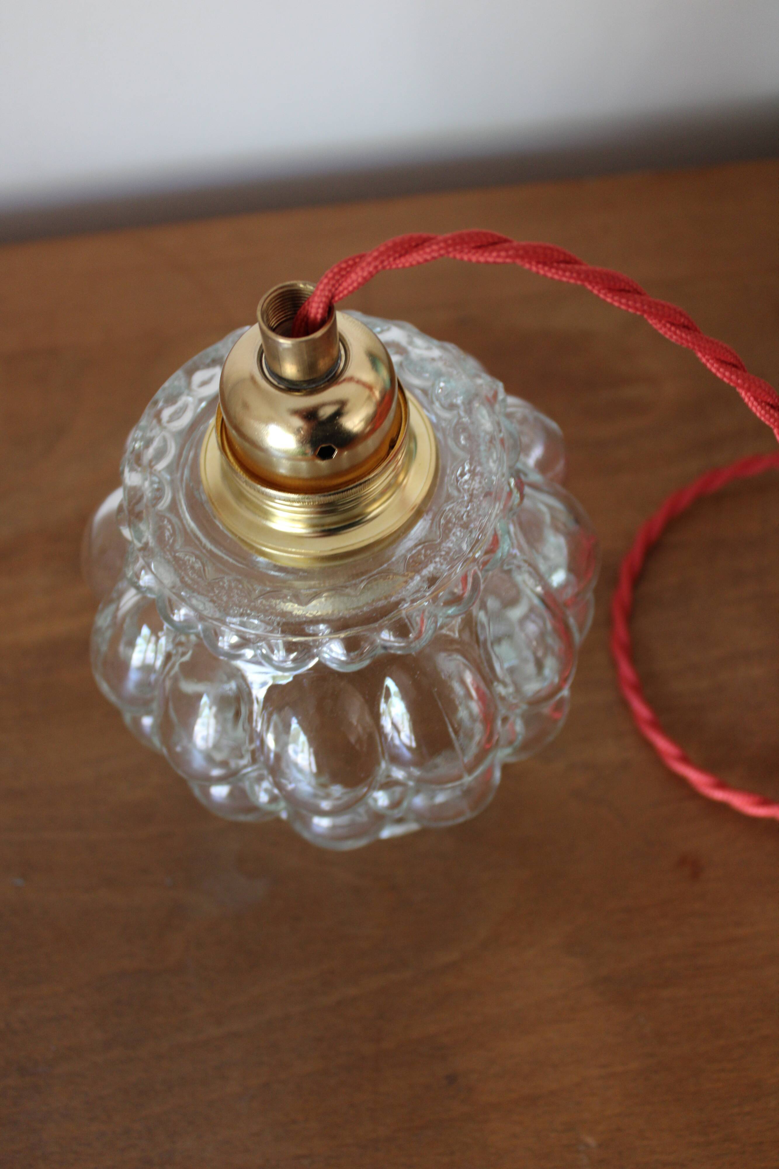 Moulded glass hanging lamp