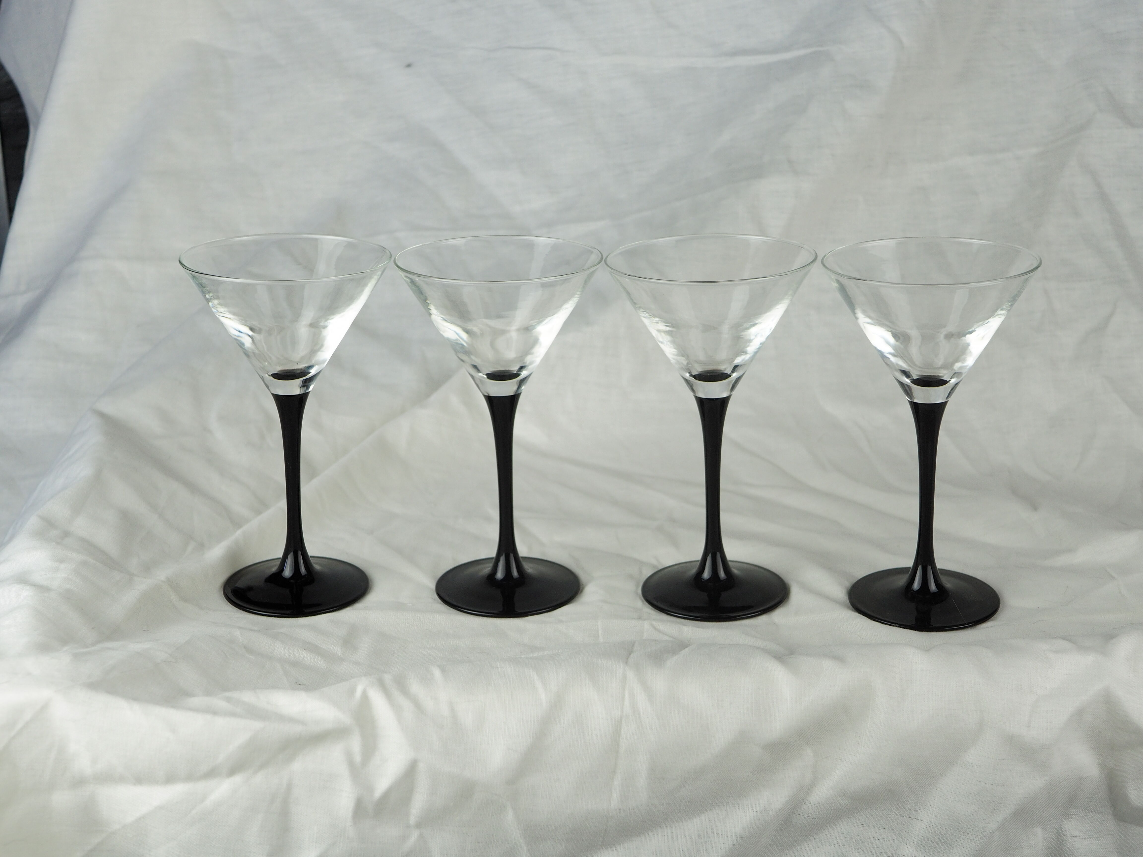 Set of 4 black foot martini glasses - Arques crystal, Luminarc - 70s / 80s